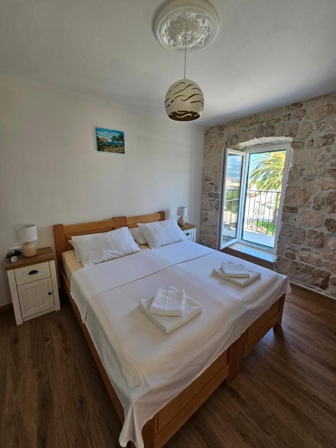 Apartman Eli Supetar Exterior foto