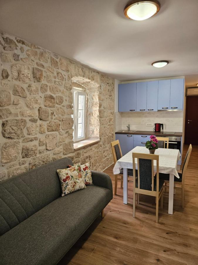 Apartman Eli Supetar Exterior foto