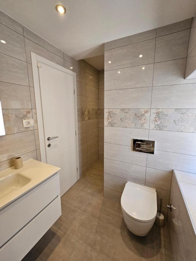 Apartman Eli Supetar Exterior foto