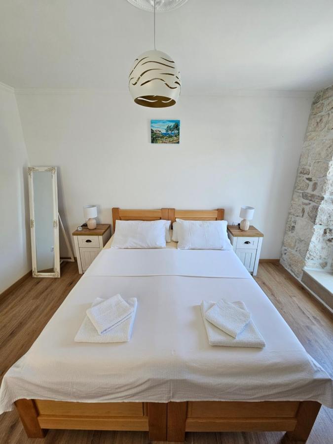 Apartman Eli Supetar Exterior foto