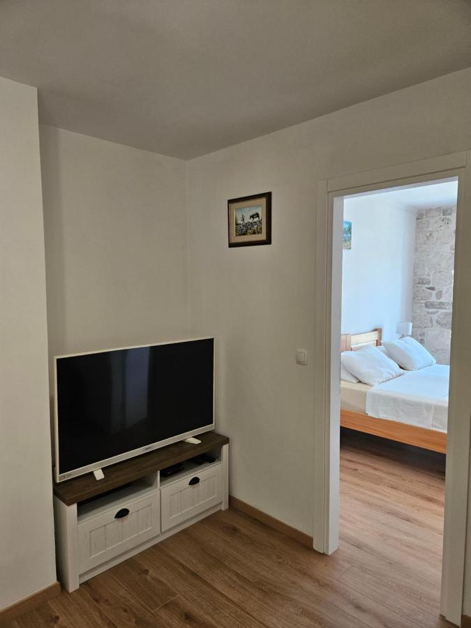 Apartman Eli Supetar Exterior foto