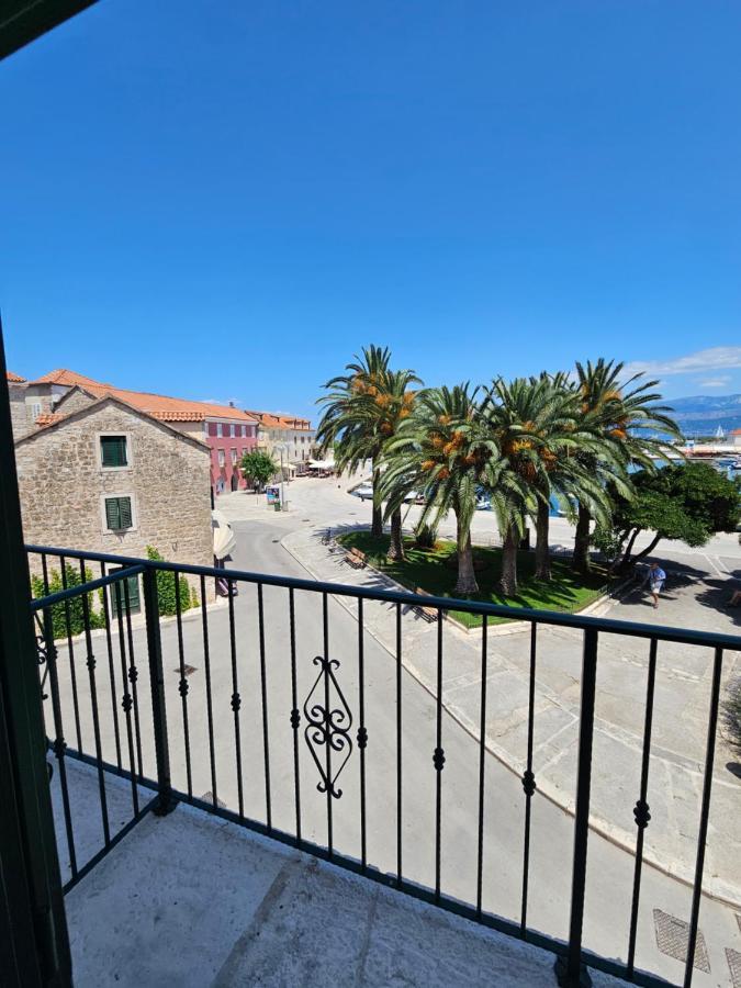 Apartman Eli Supetar Exterior foto